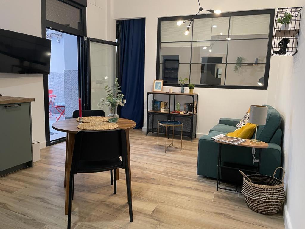 Apartamentos Sol Y Luna La Línea de la Concepción Kültér fotó